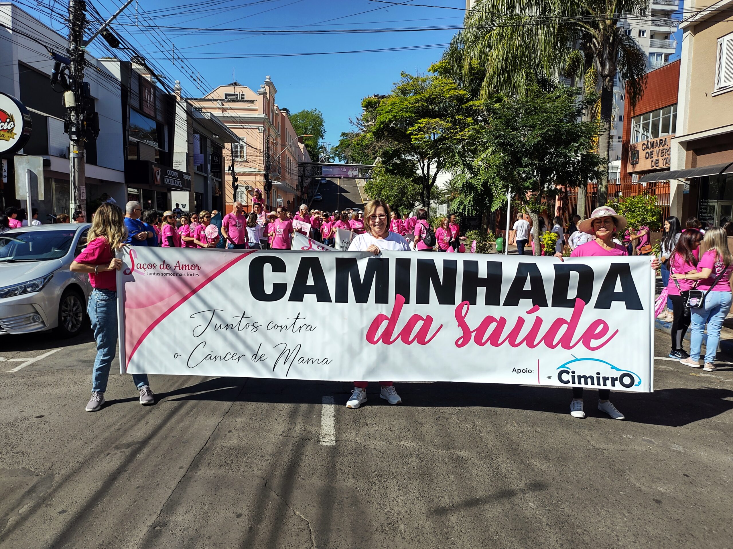 Dezenas de pessoas participam da Caminhada da Saúde em Taquara