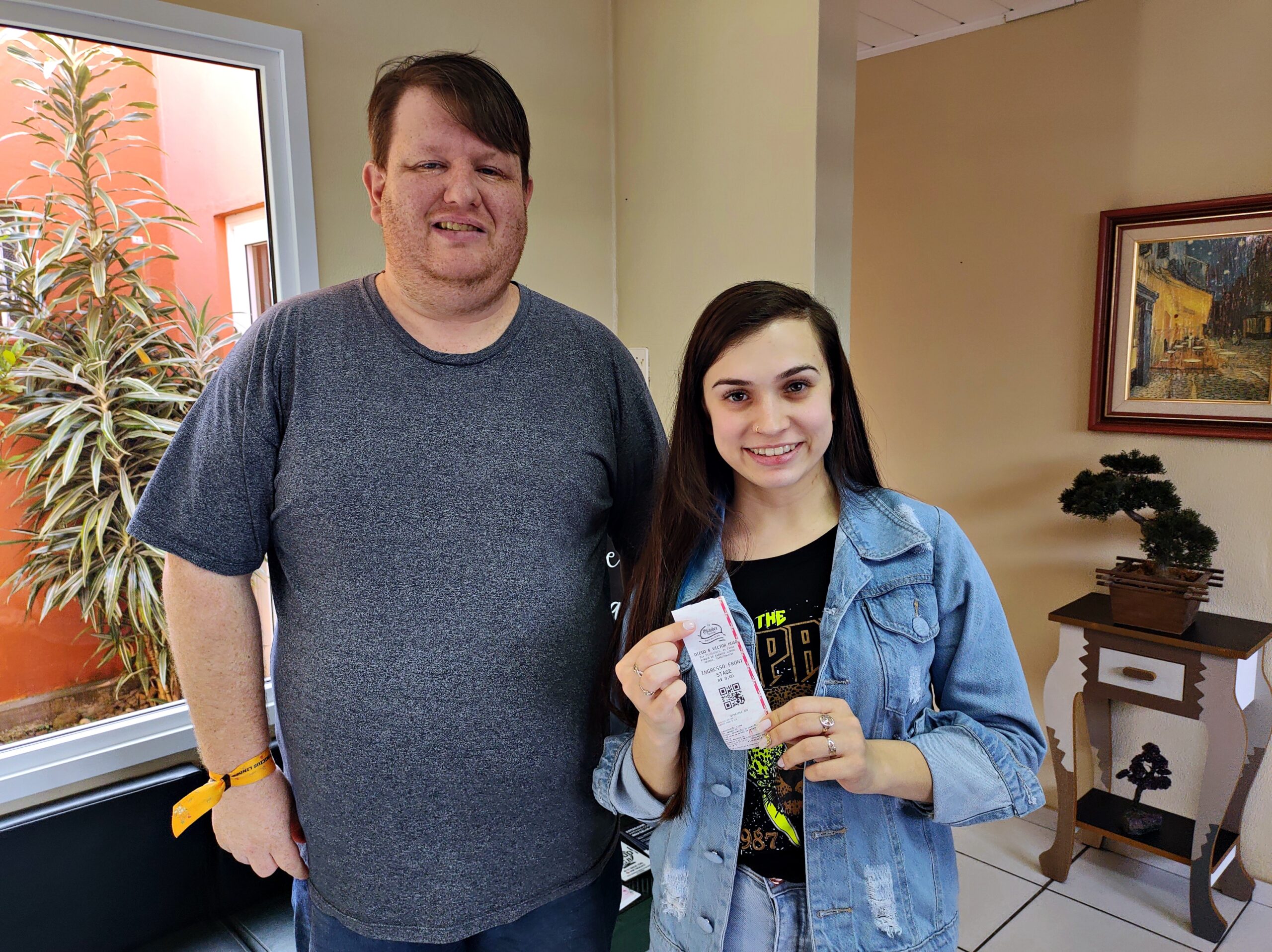 Ganhadora do sorteio da Rádio Taquara FM 105.9 está contando os dias para conhecer Diego & Victor Hugo