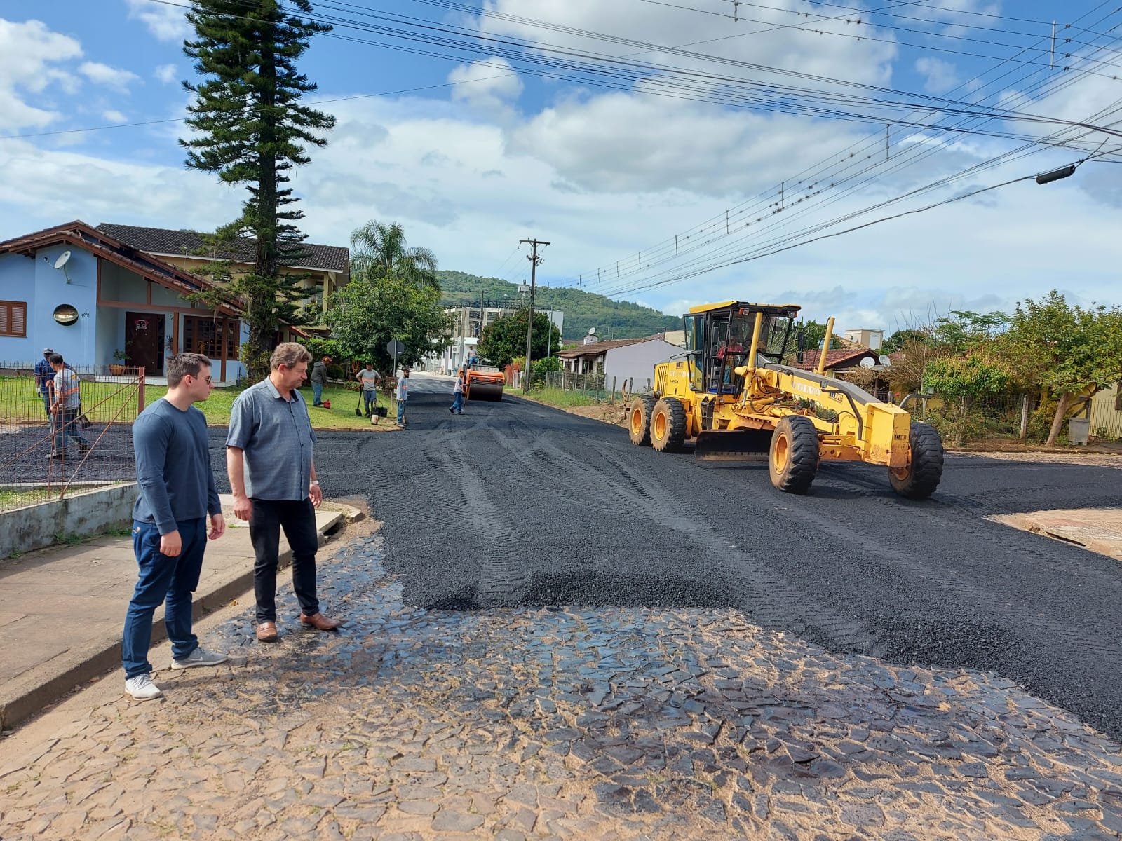 Administração Municipal investe em pavimentação asfáltica no Centro de Rolante