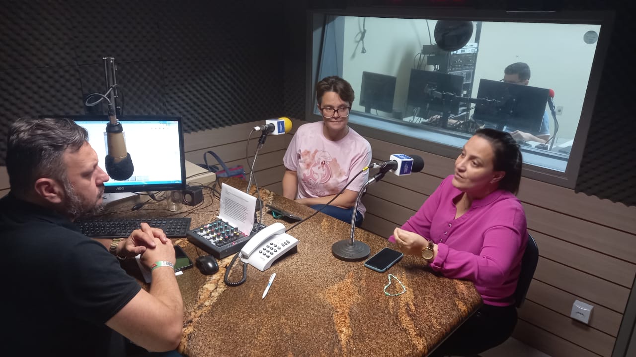 Secretária de Saúde de Taquara detalha demora na realização de exames em entrevista a Rádio Taquara
