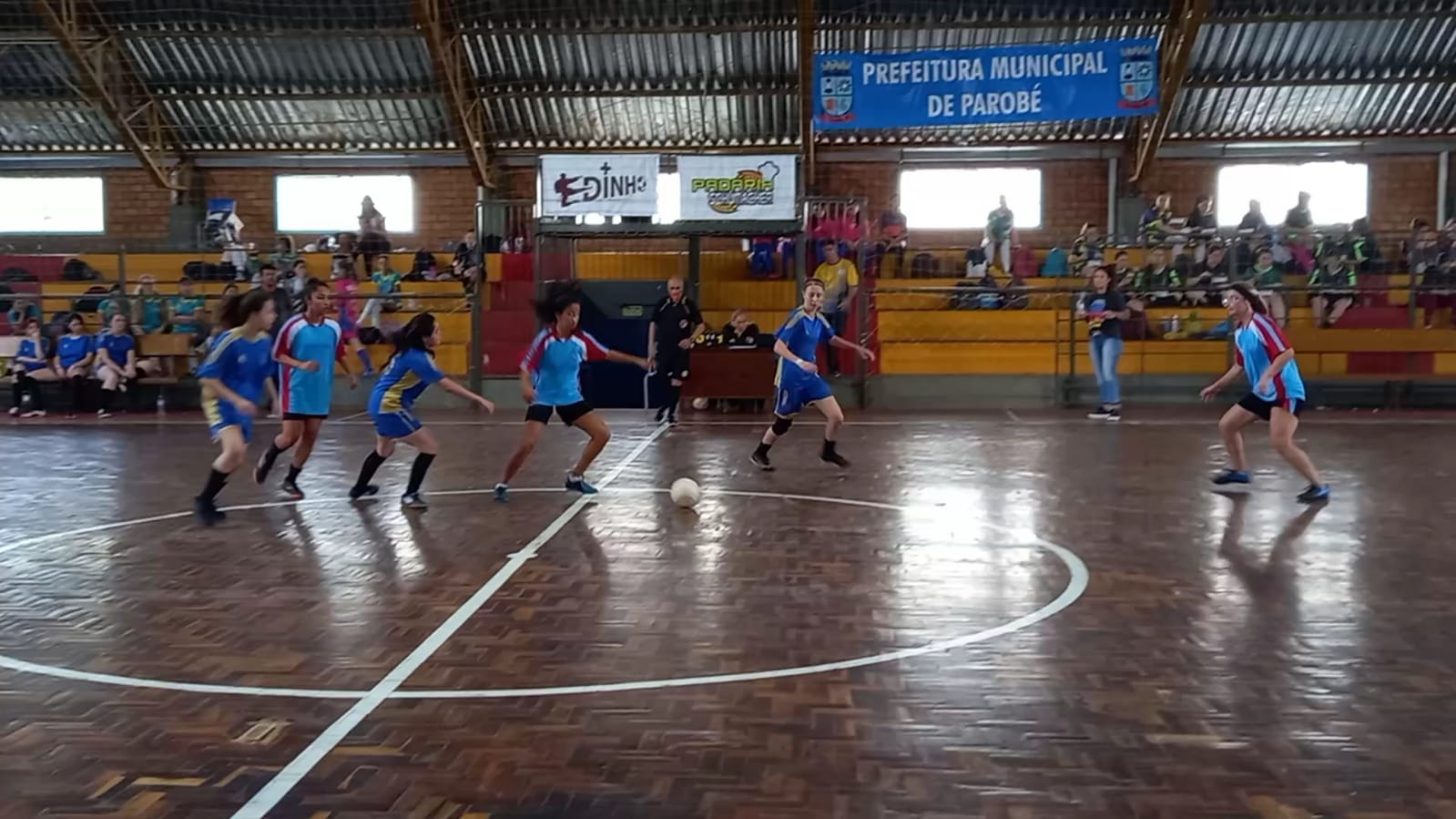 Definidos os times de futsal que irão para as semifinais e finais dos Jogos Escolares Parobé