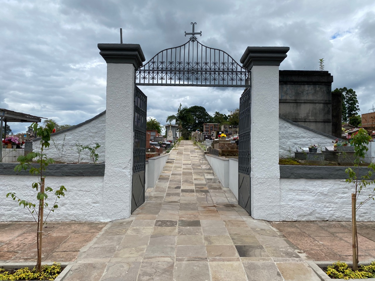 Prefeitura de Taquara explica a cobrança de taxa para manutenção dos serviços no Cemitério Municipal