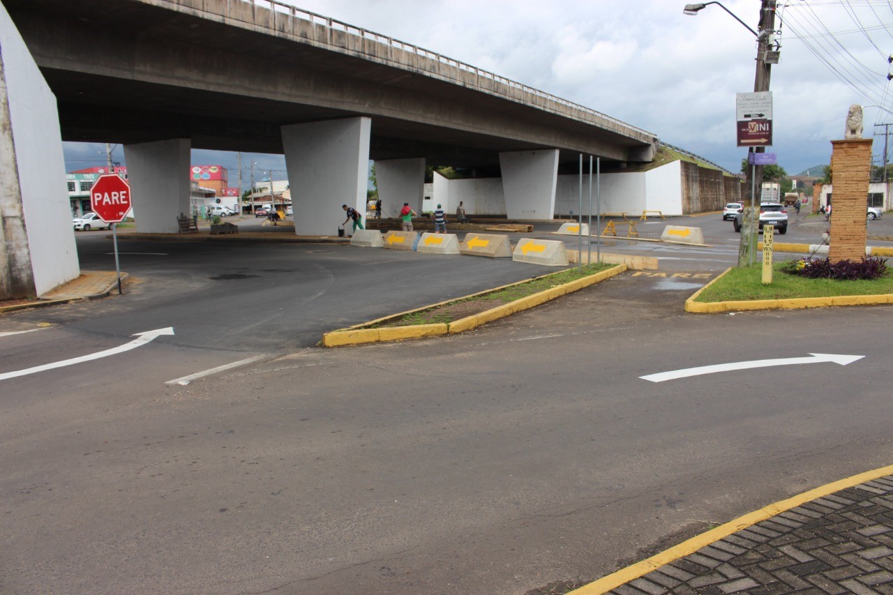 Novos sentidos de trânsito no viaduto de acesso ao bairro Alexandria começam a operar em Parobé