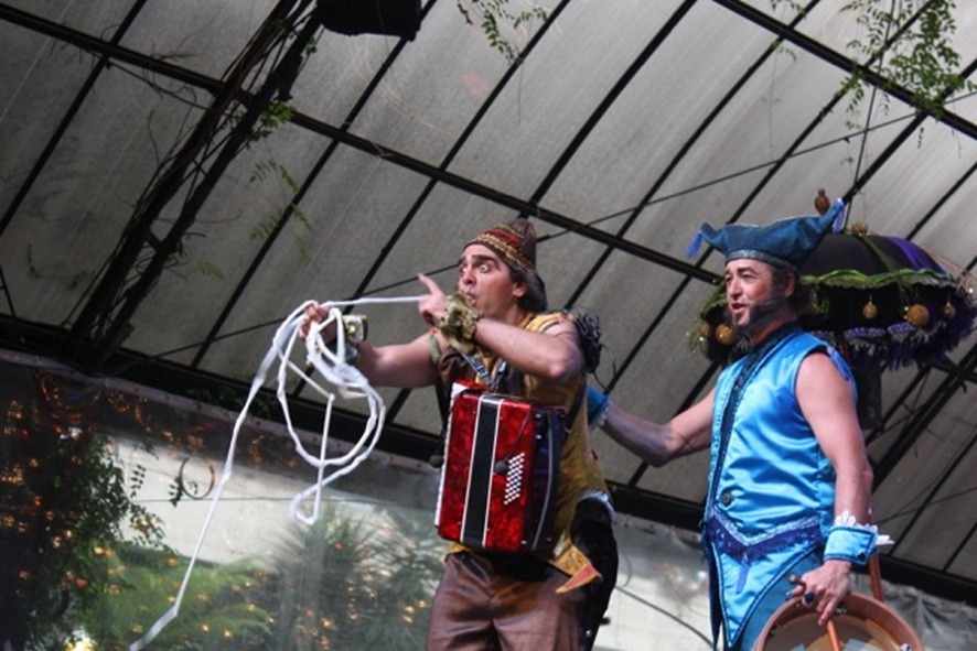 Os Trovadores de Natal se apresentam no Natal Mágico de Taquara