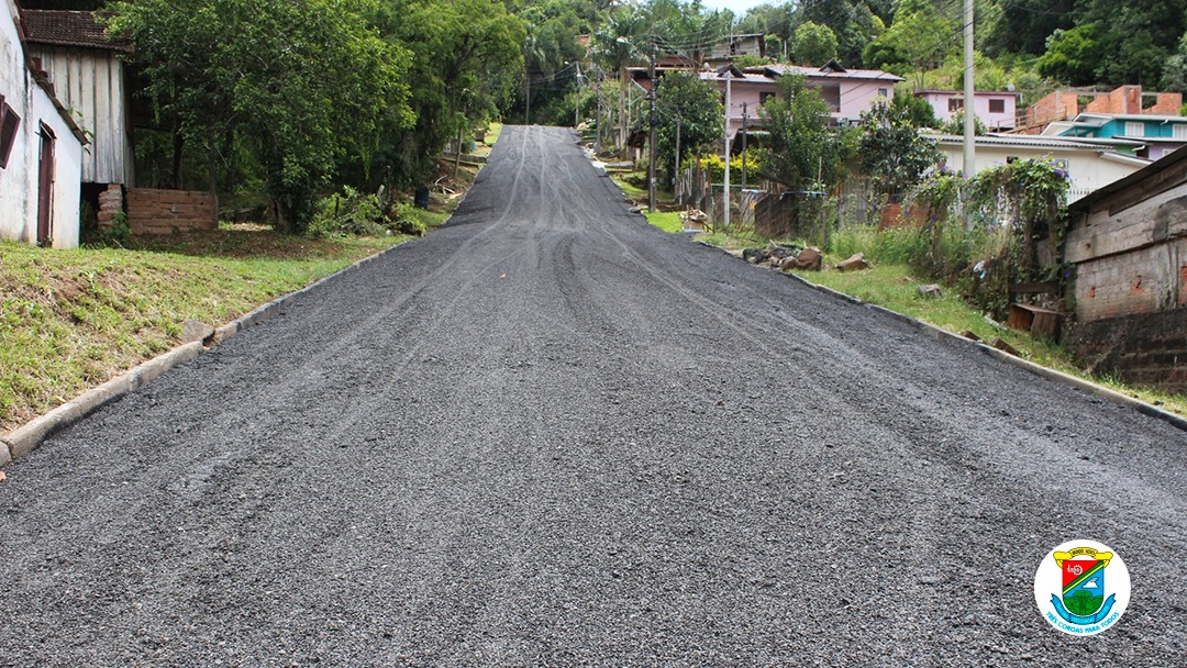 Três Coroas realiza obras de contenção, canalização e recapeamento asfáltico no município