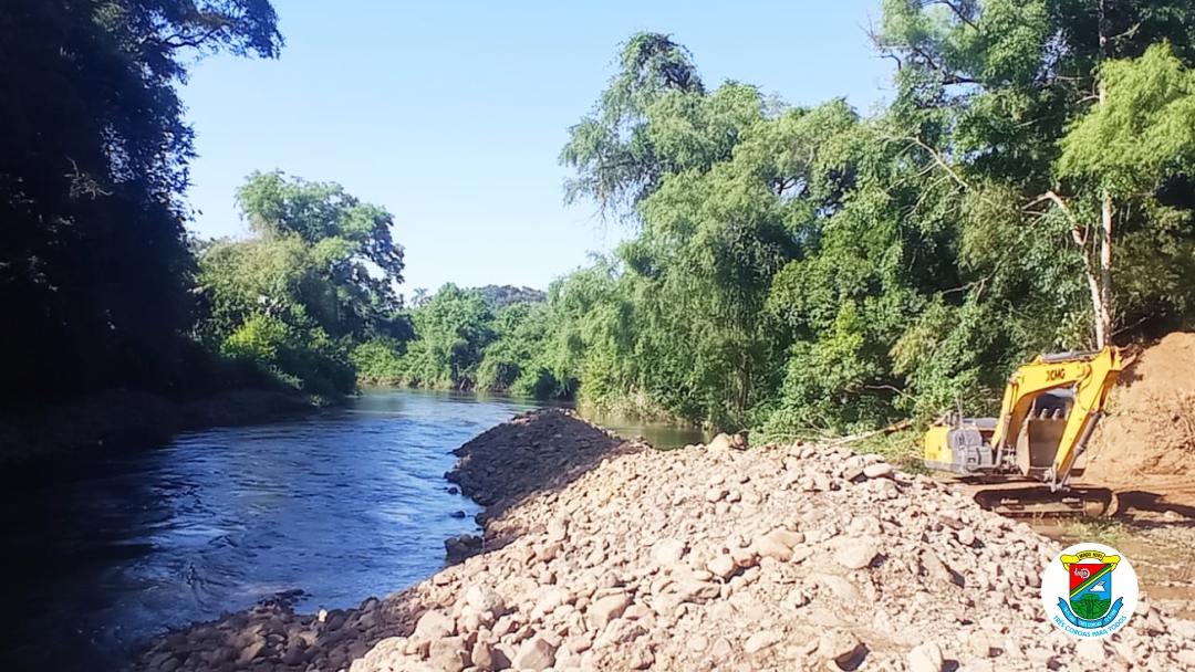 Prefeitura de Três Coroas realiza desassoreamento de rios e arroios do município