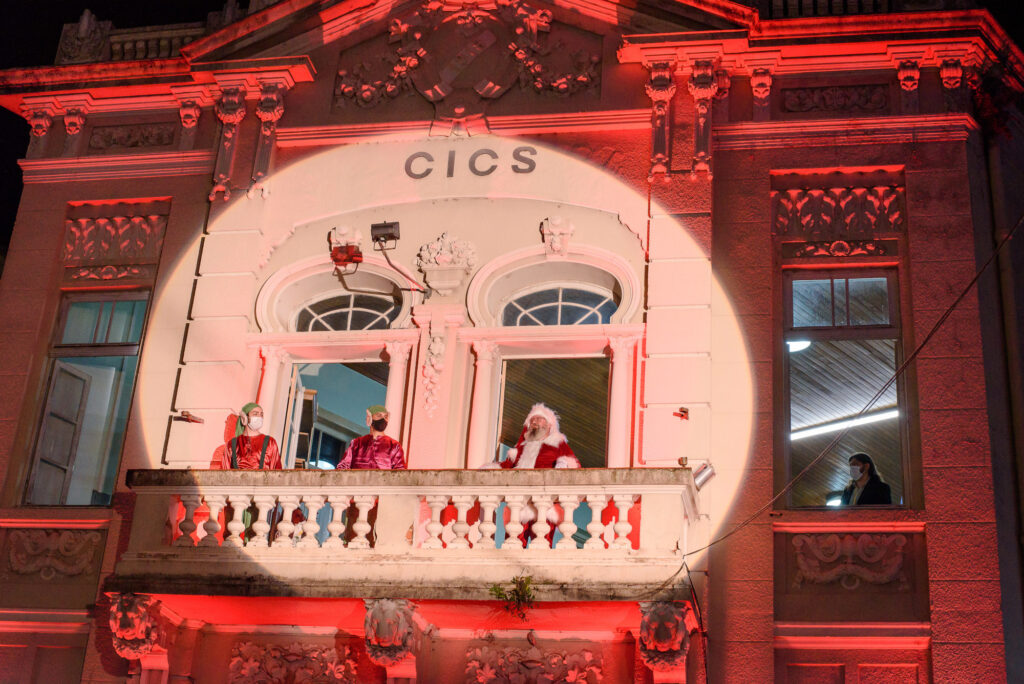 Parada de Natal ocorre nesta quinta-feira (17) abrindo o 17º Natal Mágico de Taquara