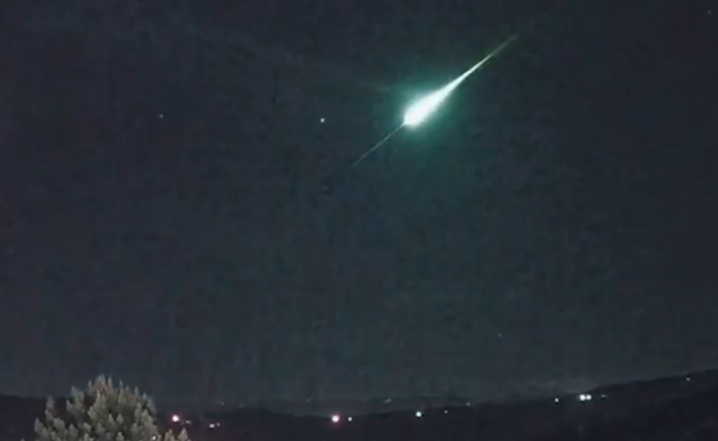 Passagem de meteoro sobre a cidade de Erechim é registrada pelo observatório de Taquara