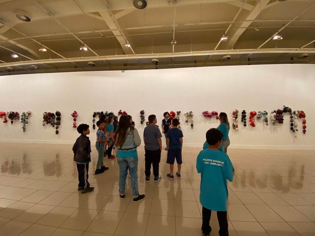 Participantes do CRAS de Igrejinha visitam a 13ª Bienal do Mercosul