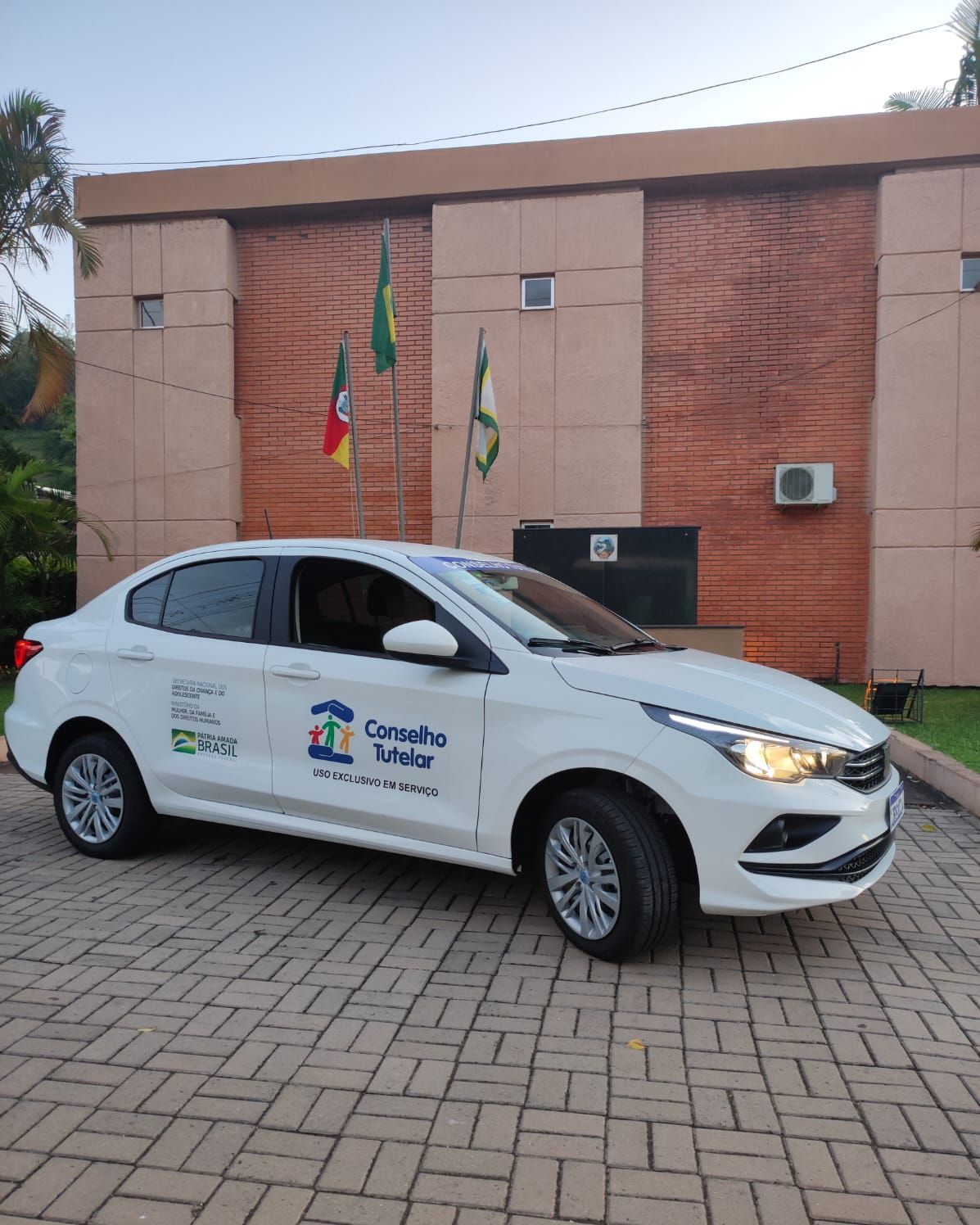 Carro zero quilômetro é entregue ao Conselho Tutelar de Riozinho