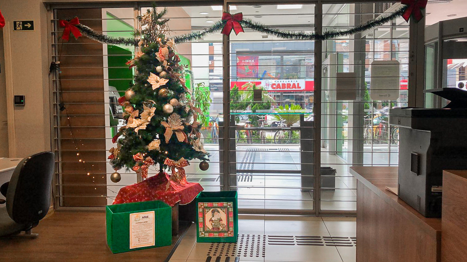 Natal Cooperativo arrecada brinquedos e materiais escolares nas agências da Sicredi Caminho das Águas