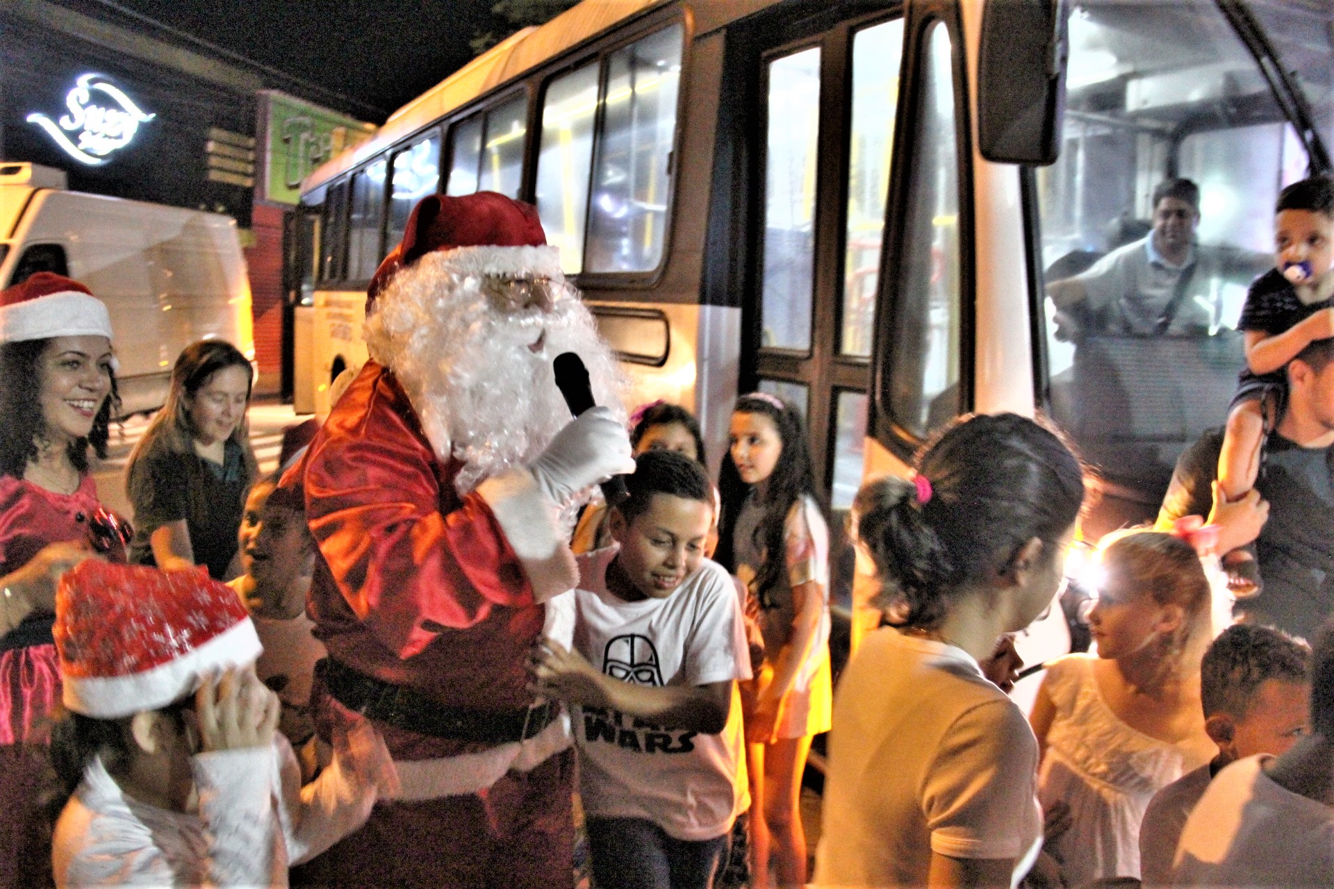 Abertura do Natal Iluminado encanta adultos e crianças de Parobé