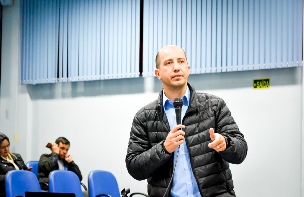 Vereador Régis Souza retorna ao Legislativo de Taquara após licença não remunerada