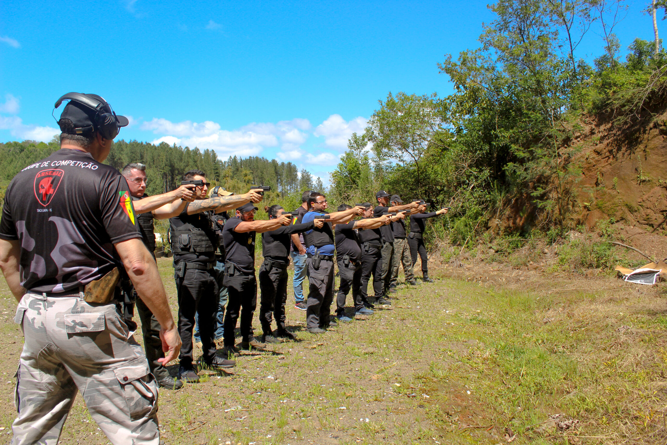 Servidores do Presídio Estadual de Taquara realizam treinamento com armas de alta potência