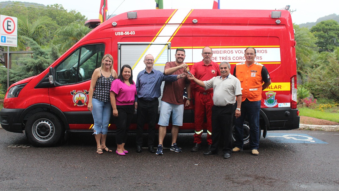 Bombeiros Voluntários de Três Coroas recebem ambulância