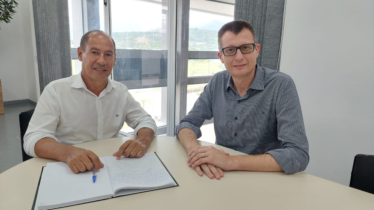 Vice-prefeito Joãozinho Lopes assume comando da prefeitura de Igrejinha