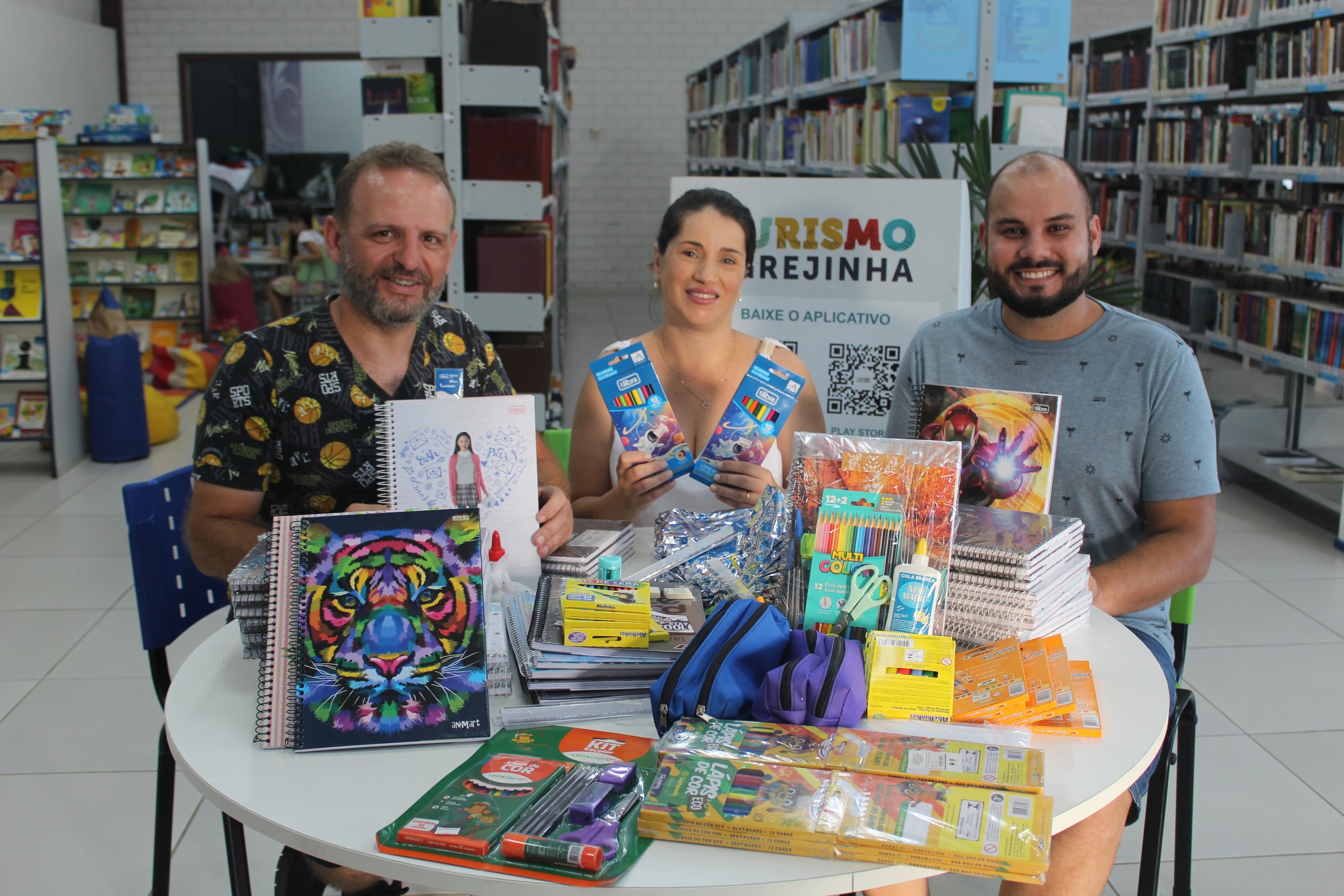 Caminho dos Pinheirinhos 2022 arrecada 290 kits de materiais escolares em Igrejinha