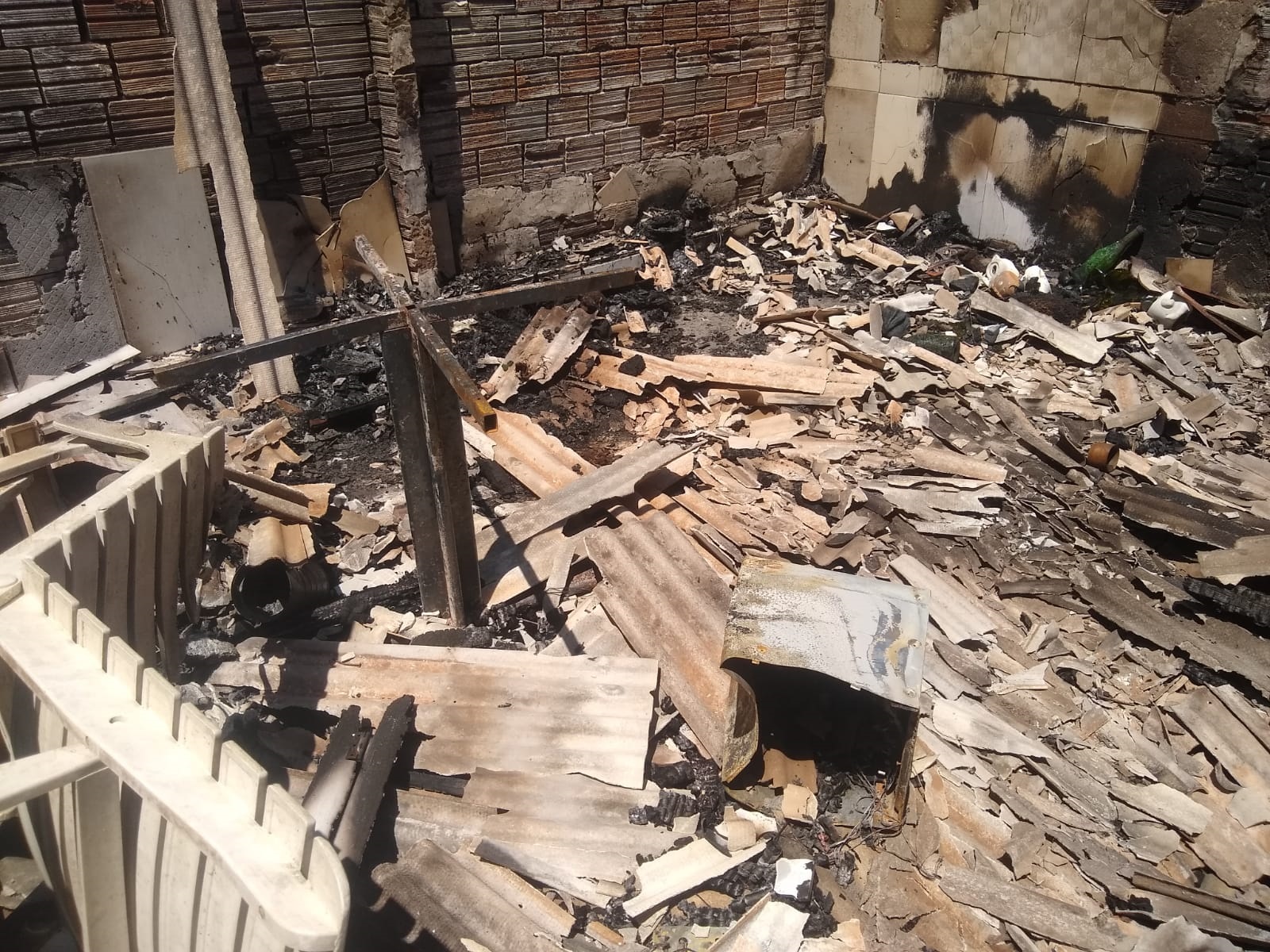 Homem agride companheira e coloca fogo na casa em Taquara