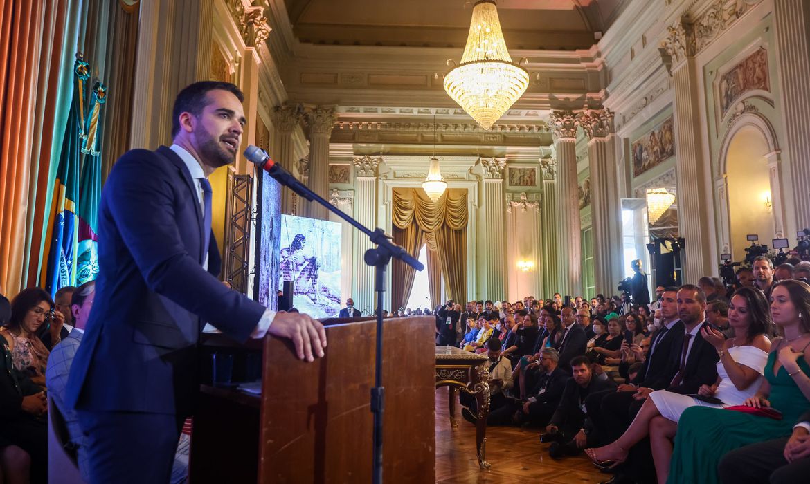 Eduardo Leite é empossado para 2º mandato como governador do RS