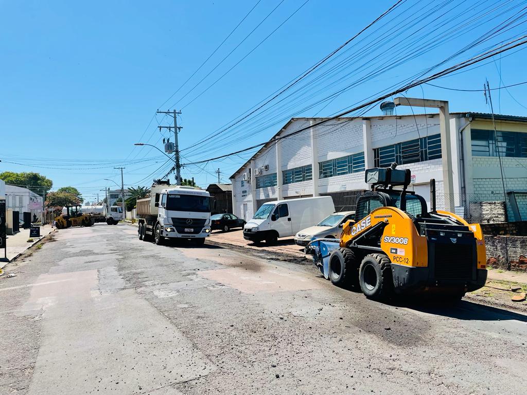 Prefeitura de Taquara inicia obra de recapeamento da Rua Tristão Monteiro