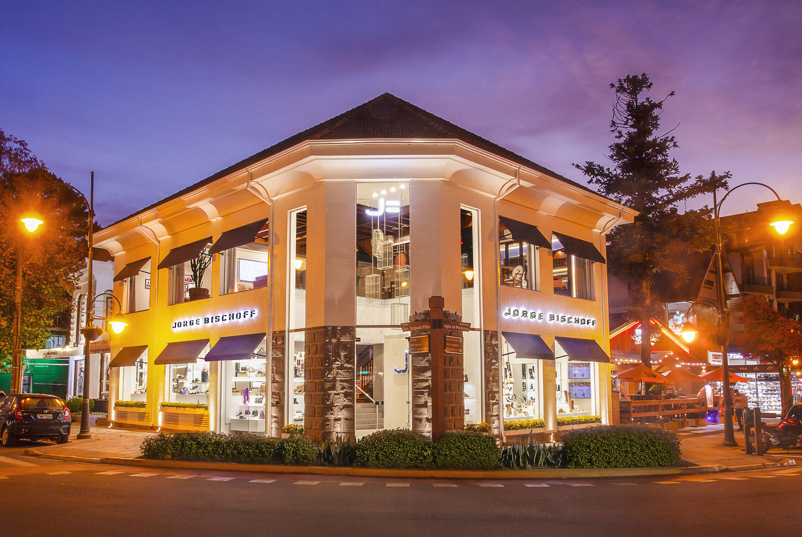 Marca Jorge Bischoff celebra 20 anos com recordes de expansão e faturamento