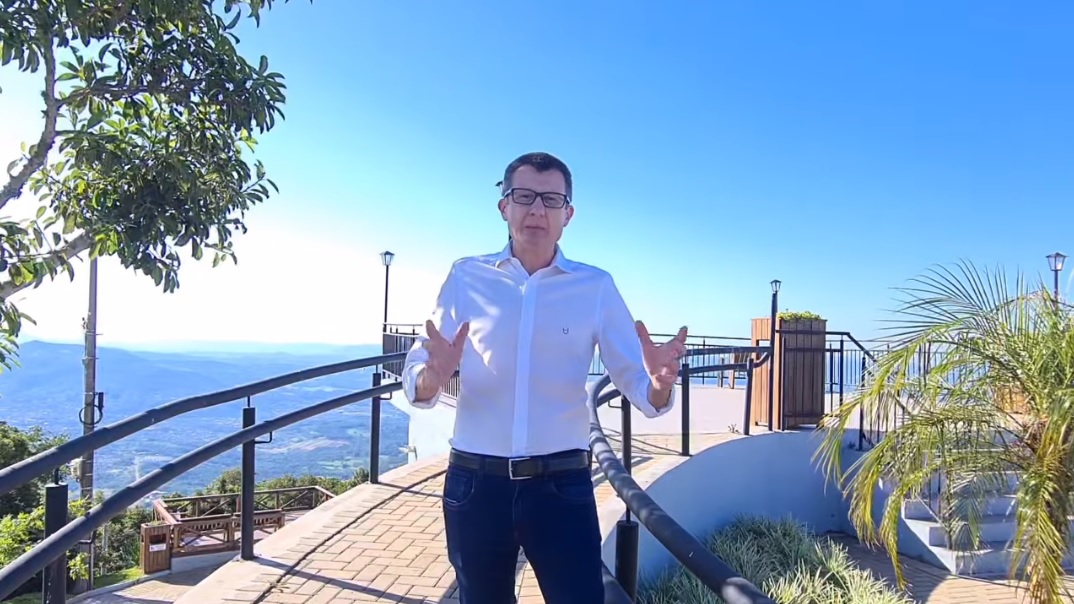 Prefeito de Igrejinha anuncia para este mês a reconstrução da cruz do Monte da Fé