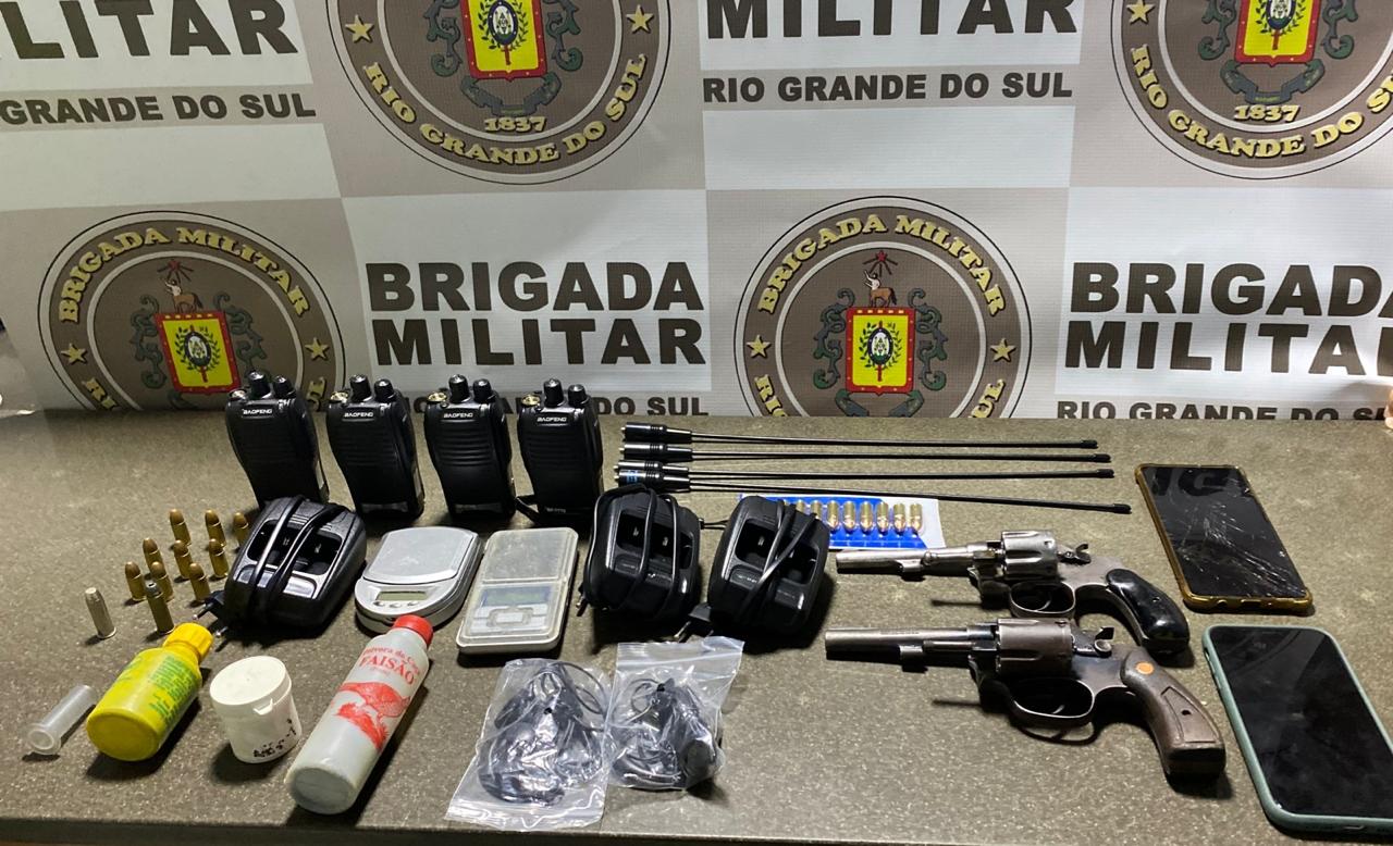 Indivíduo é preso pela BM após ostentar armas nas redes sociais em Rolante