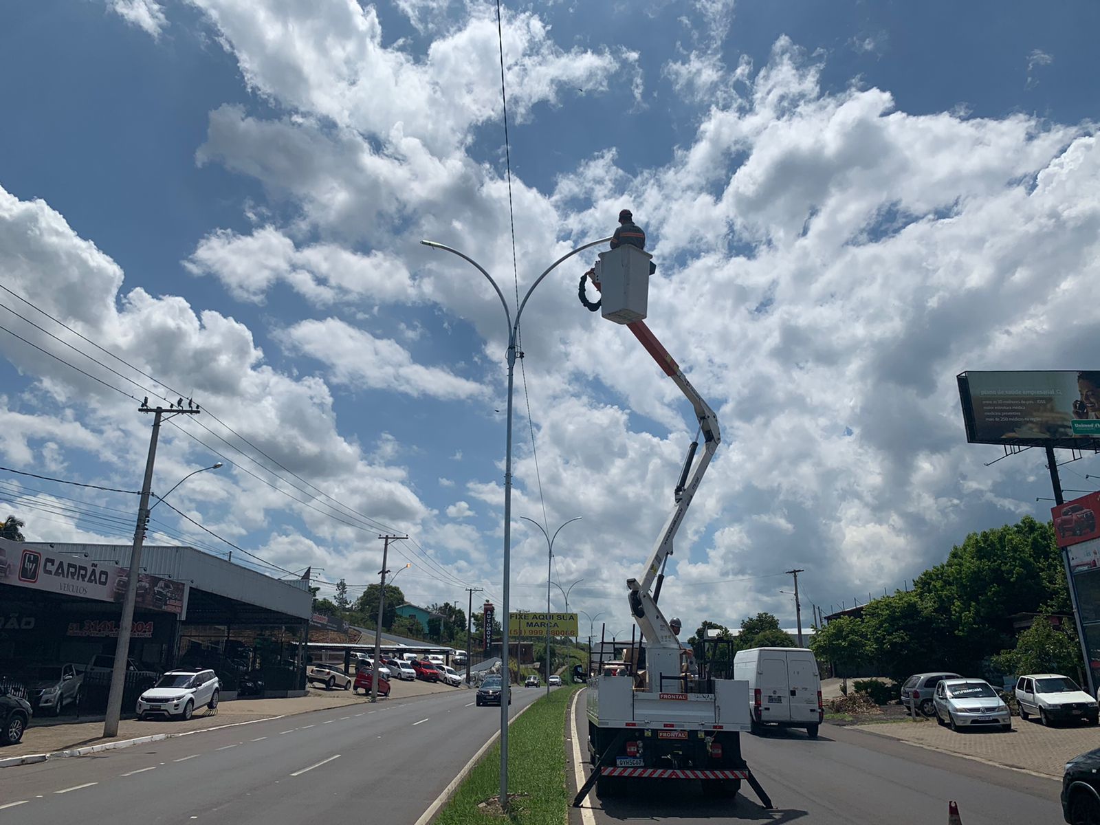 Prefeitura de Parobé realiza instalação de iluminação Led na ERS-239