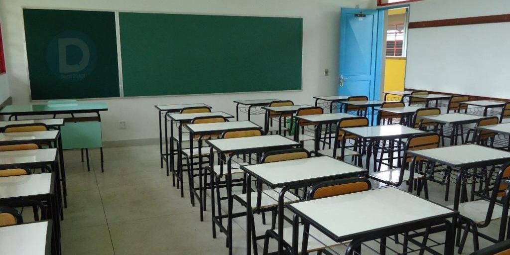 Liminar da Justiça adia início das aulas na rede estadual devido ao calor intenso