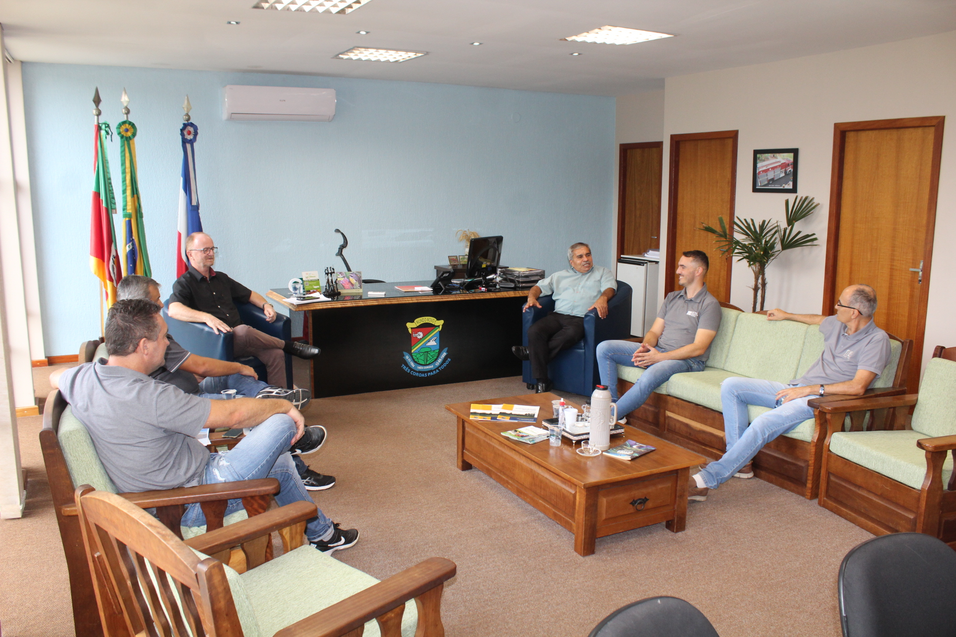 Representantes do Sindicato das Indústrias participam de reunião na prefeitura de Três Coroas