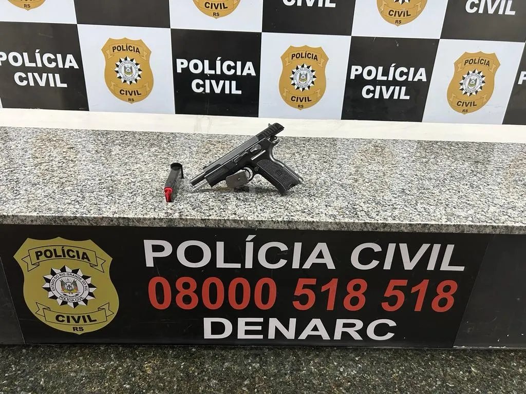 Homem é preso em ação da Polícia Civil por estar utilizando arma de fogo em mercado em Taquara