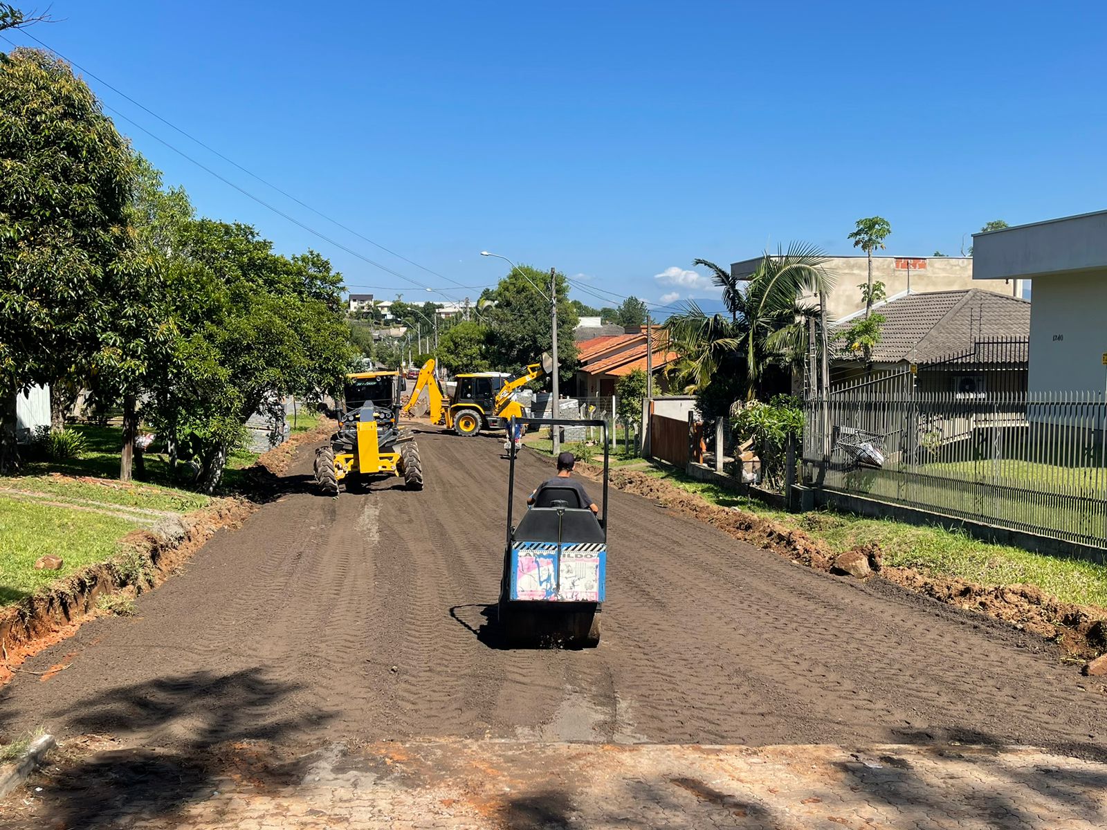 Secretaria de Obras e Serviços de Taquara inicia pavimentação em rua do bairro Fogão Gaúcho