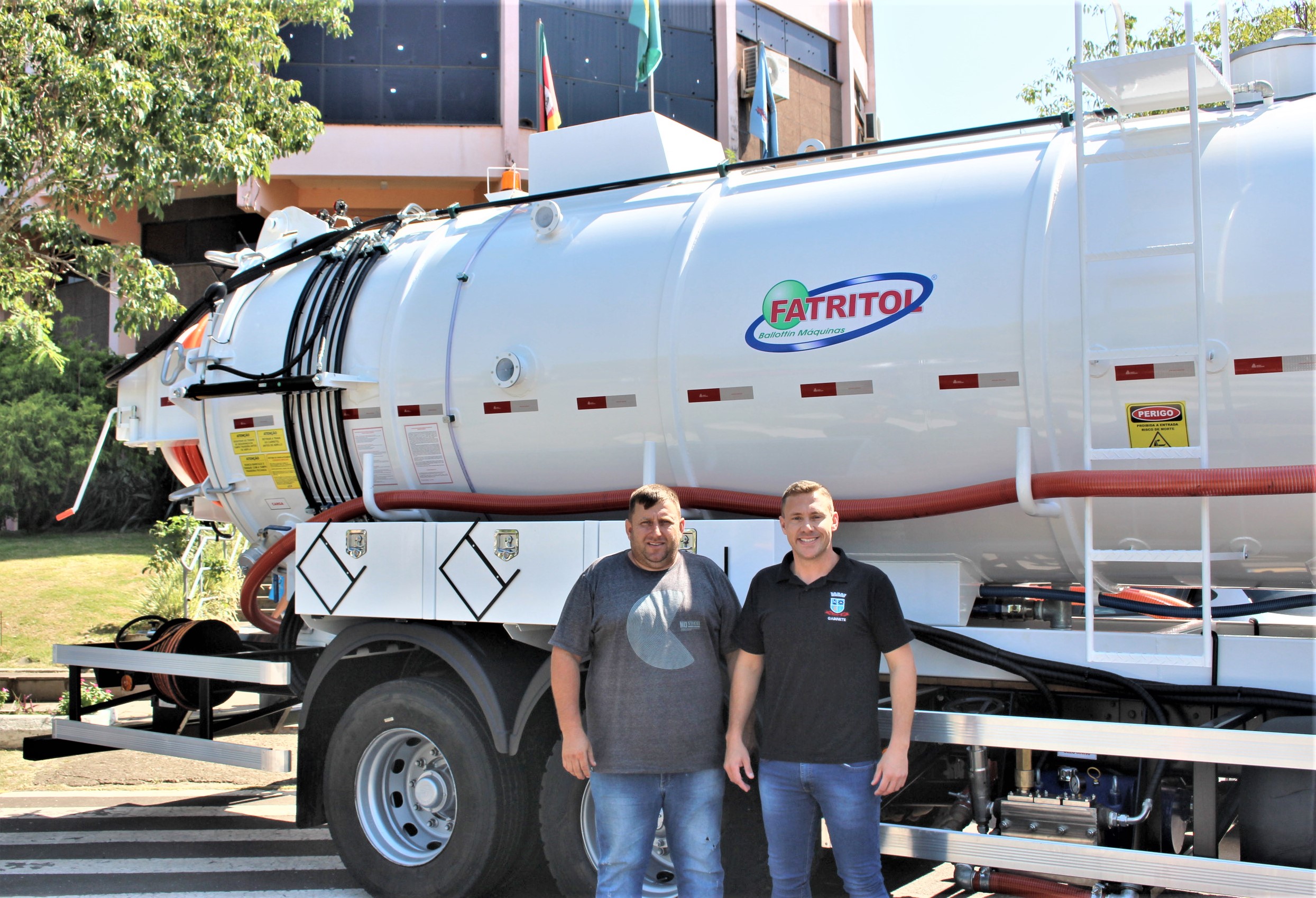 Novo caminhão adquirido pela prefeitura de Parobé poderá realizar limpeza das galerias pluviais