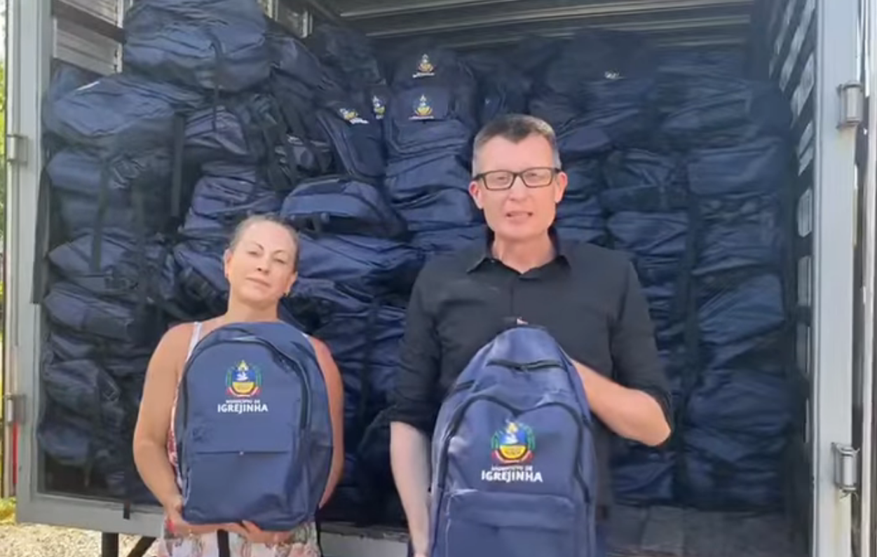 Kits de materiais escolares serão entregues no primeiro dia de aula em Igrejinha