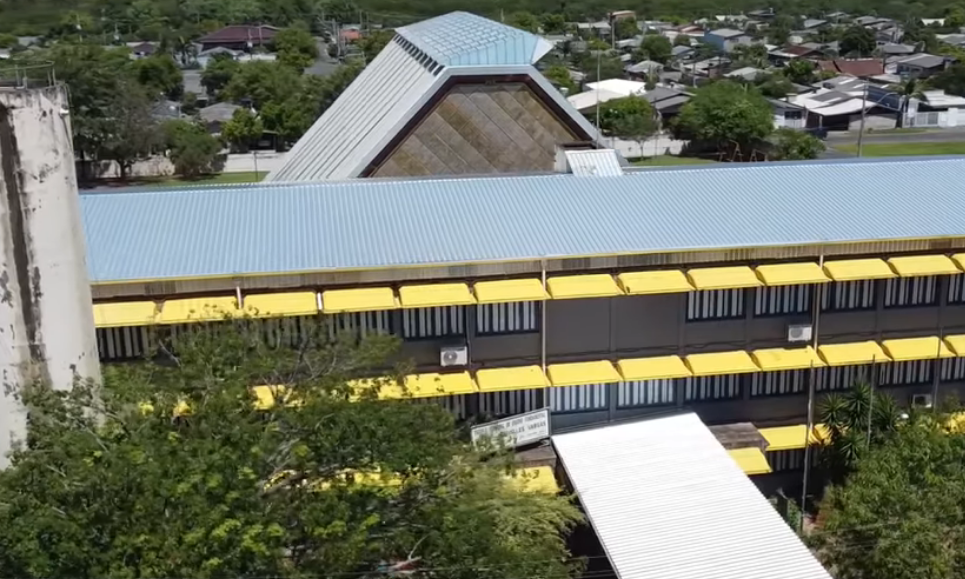 Administração municipal conclui instalação da cobertura metálica de escola do bairro Jardim em Parobé