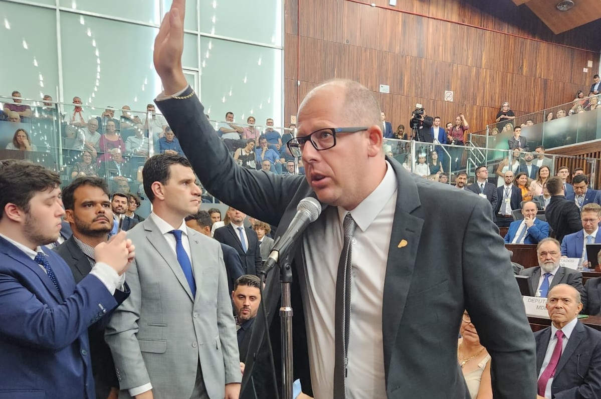 Joel Wilhelm (PP) assume como deputado estadual em cerimônia na Assembleia Legislativa