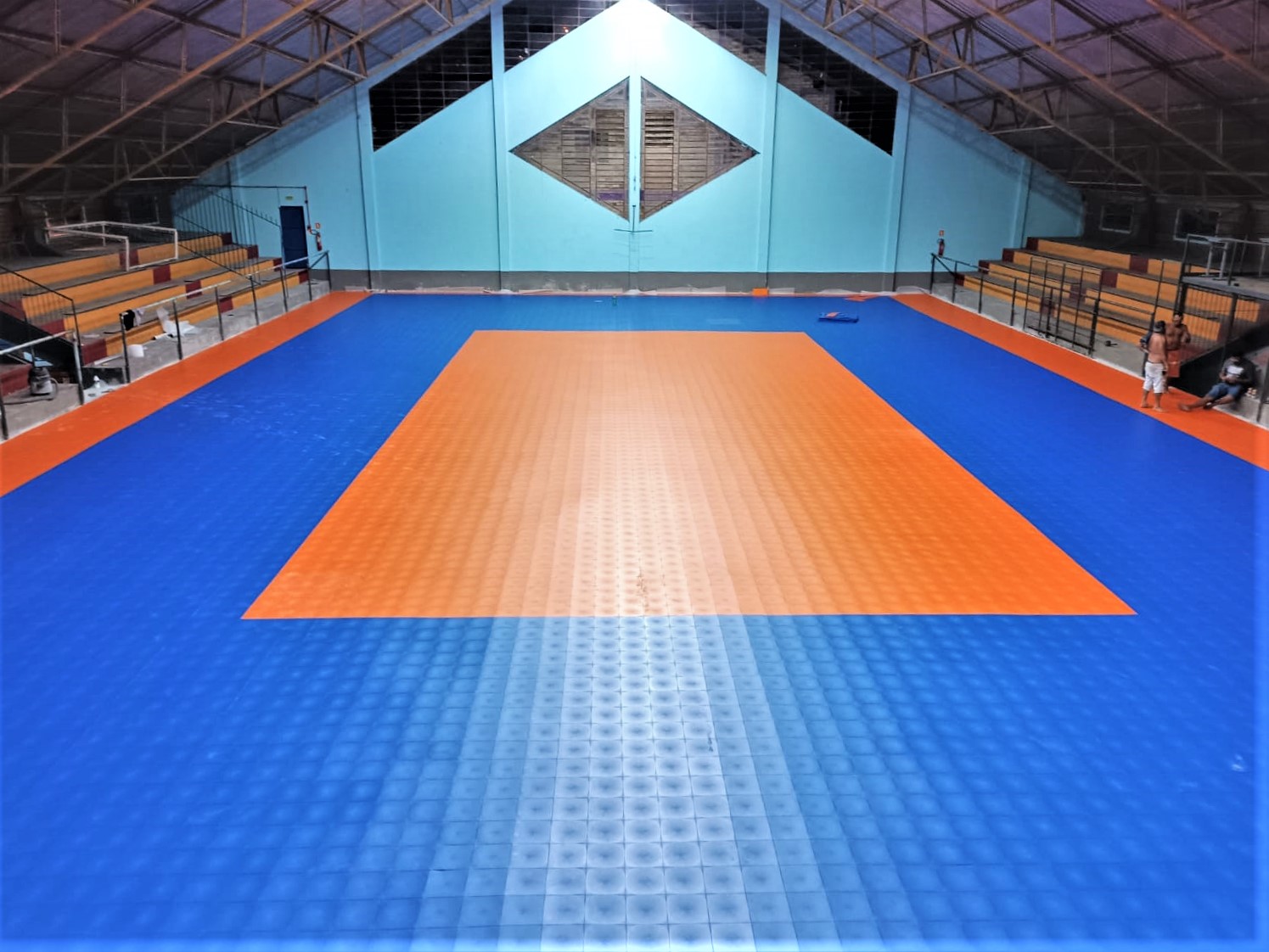 Ginásio Municipal de Parobé recebe piso flutuante modular esportivo