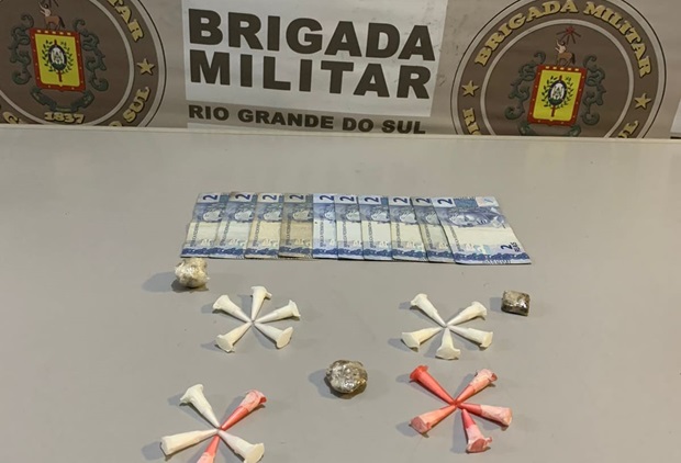Jovem é preso por tráfico de drogas em Taquara