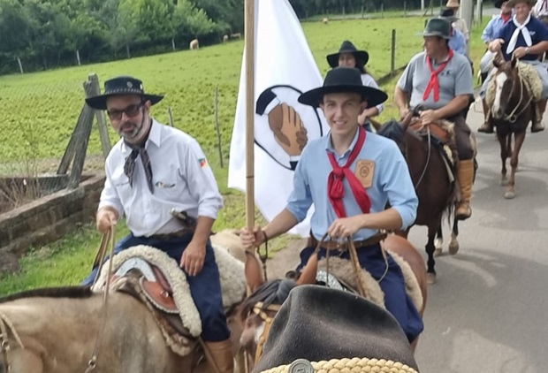 Cavalgada une representantes da 22ª Região Tradicionalista