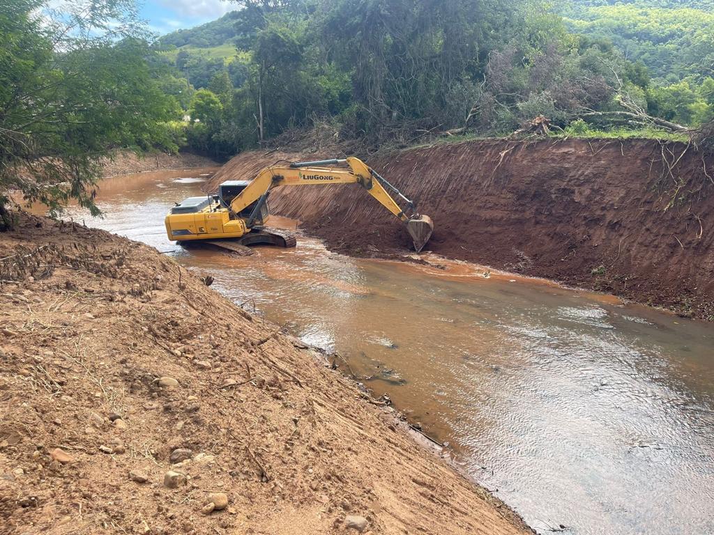 Secretaria de Obras e Serviços de Taquara promove melhorias no Rio Padilha