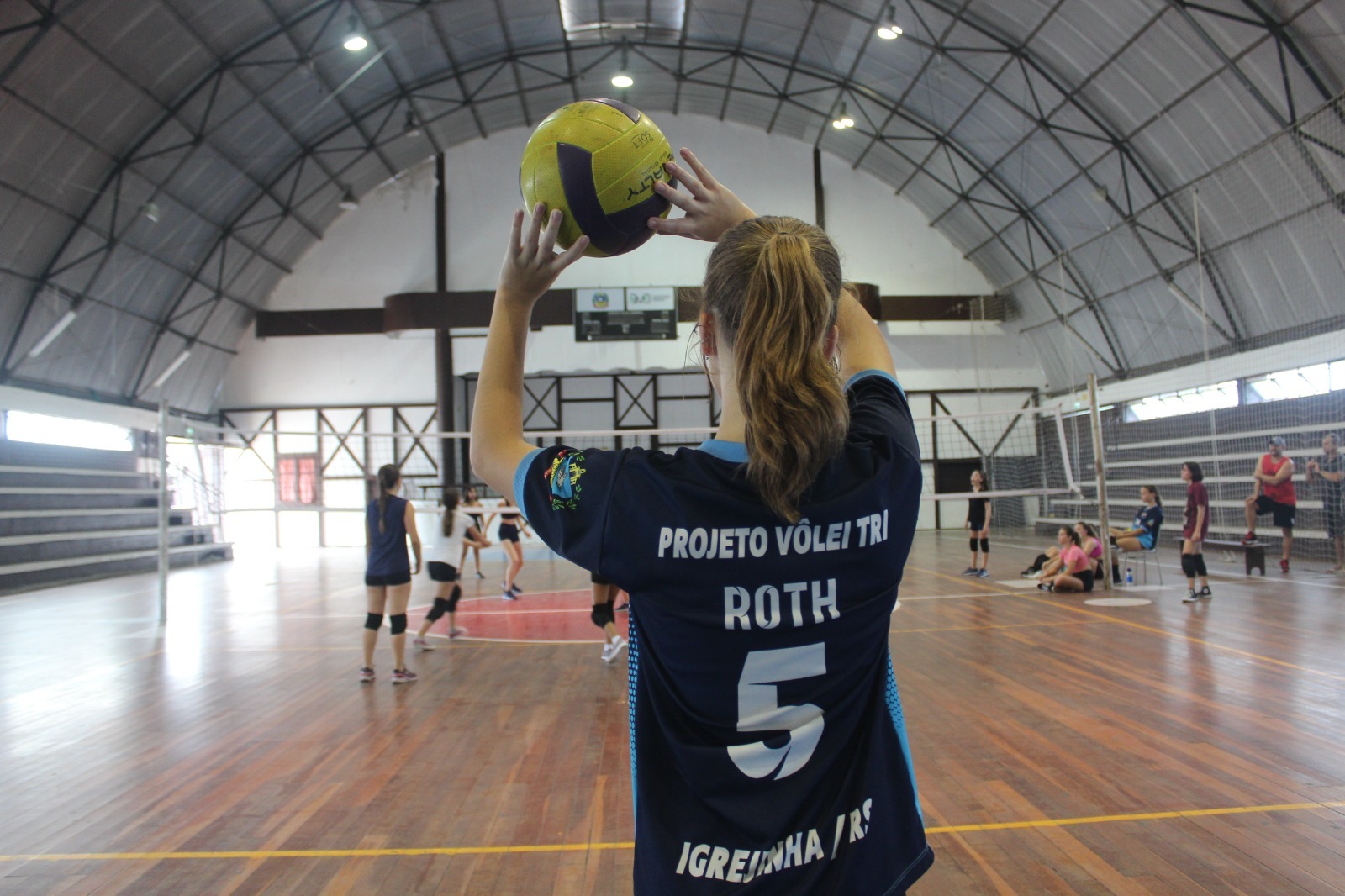 Projeto Vôlei Tri é realizado em Igrejinha com objetivo de incentivar este esporte entre os estudantes