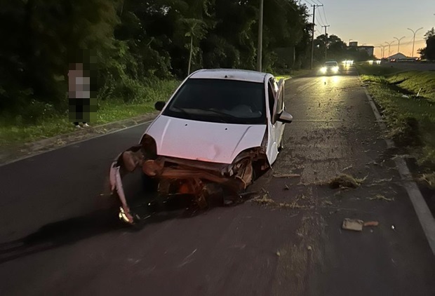 Capotamento de veículo é registrado na ERS-239 em Parobé