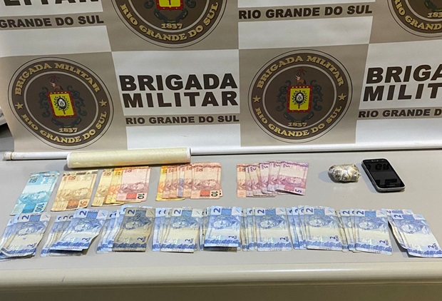 Homem é preso por tráfico de drogas no interior de Taquara