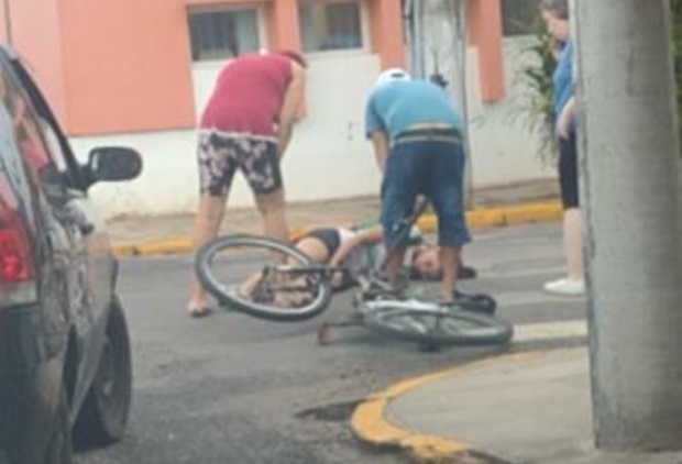 Veículo atropela ciclista na região central de Taquara