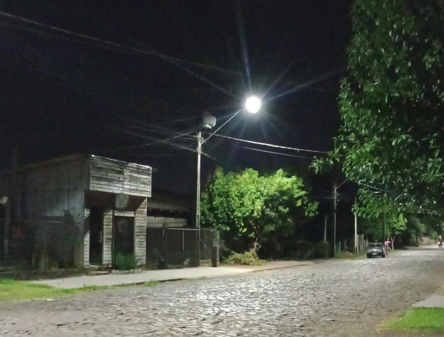 Secretaria de Obras e Serviços de Taquara realiza a instalação de lâmpadas de LED em todo o Loteamento Olaria