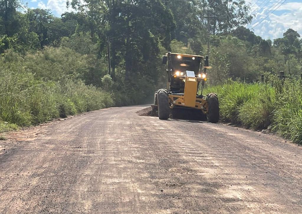 Estradas de chão batido em Taquara começam a ser recuperadas após chuvas dos últimos dias