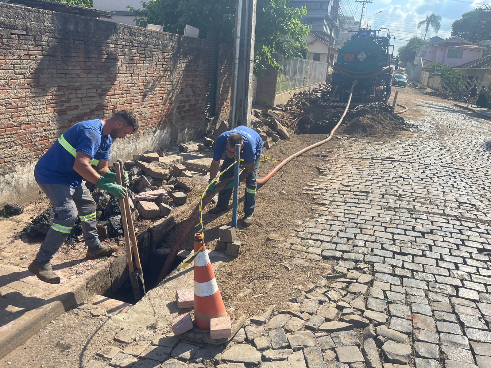 Secretaria de Obras e Serviços de Taquara realiza melhorias na canalização do Bairro Morro do Leôncio