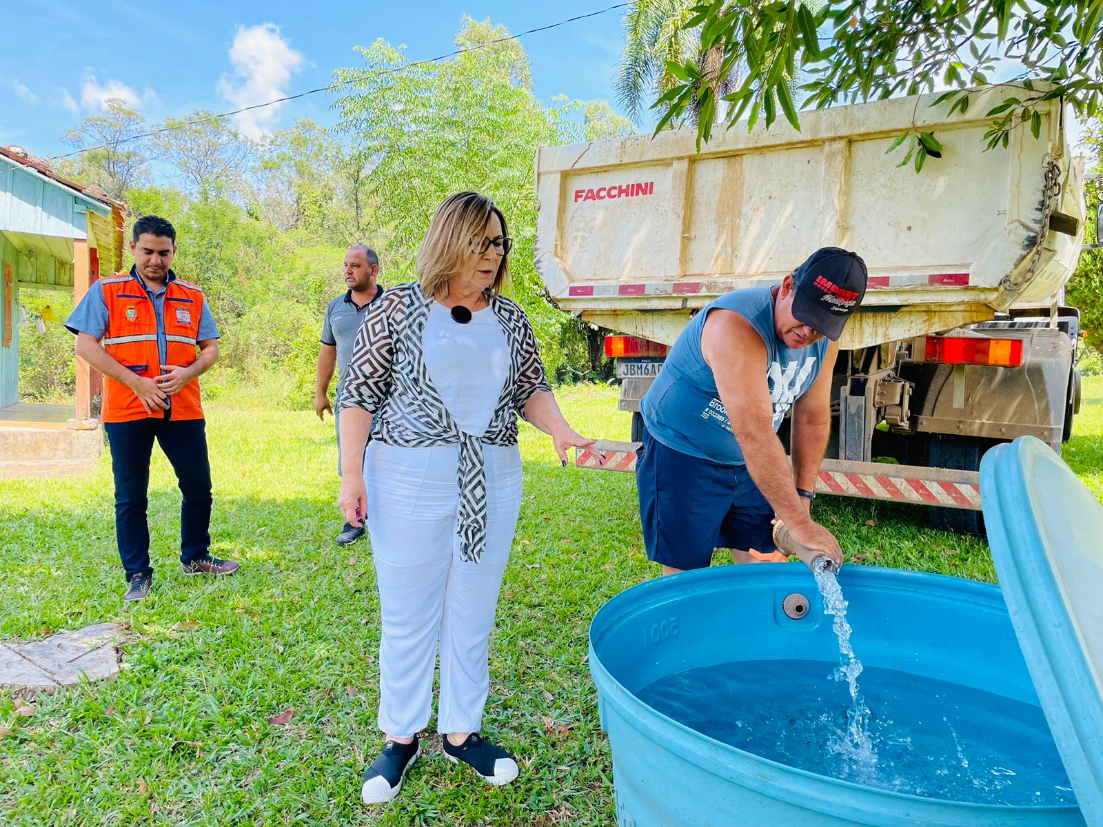 Prefeitura de Taquara leva água potável para 11 famílias do interior