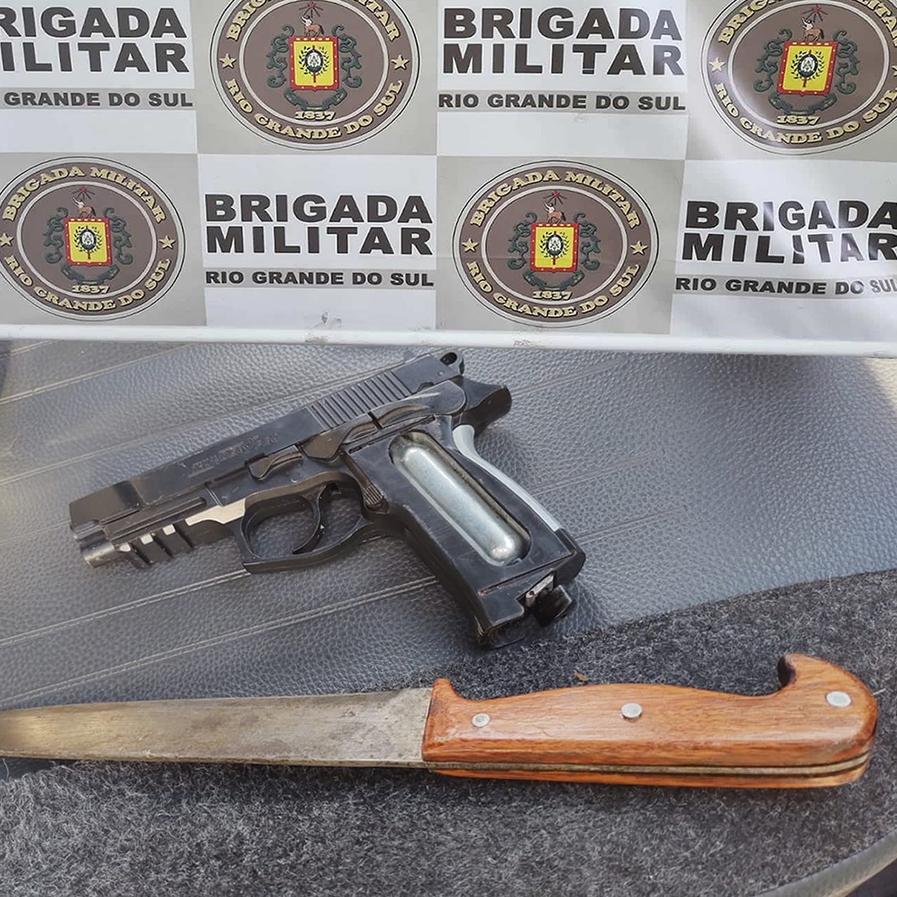 Brigada Militar prende dois homens e apreende um adolescente por roubo a residência em Três Coroas