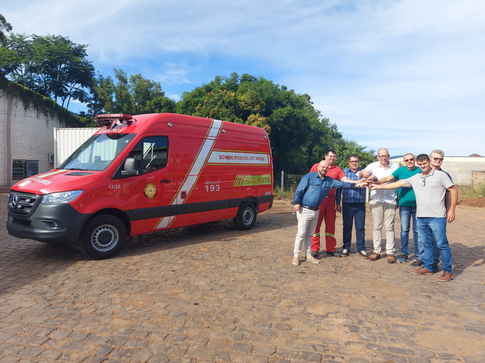 Prefeitura de Rolante entrega ambulância para o Corpo de Bombeiros Voluntários